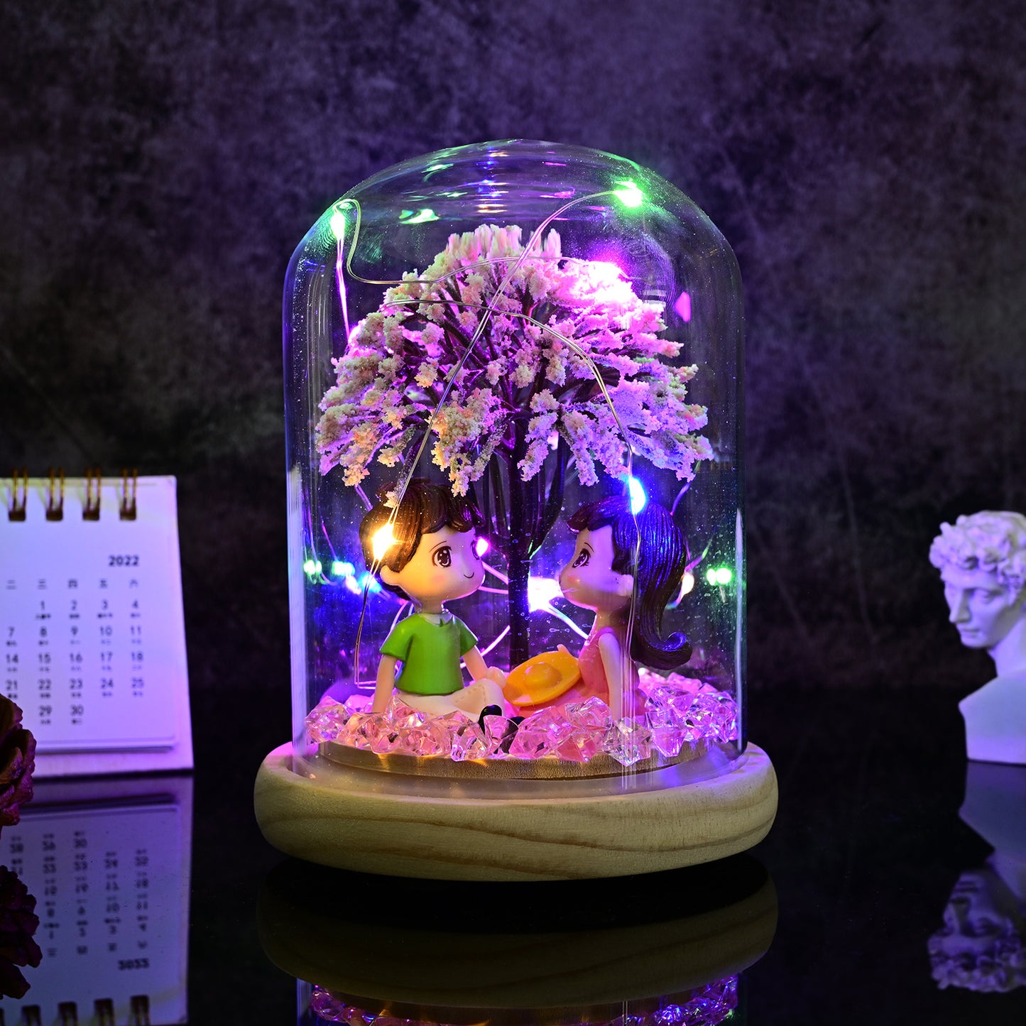 Couple Figurine Glass Dome Dust Cover Ornament
