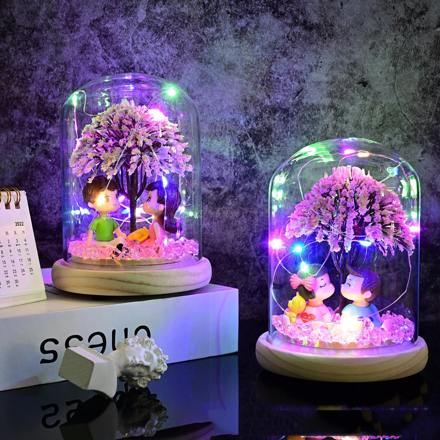 Couple Figurine Glass Dome Dust Cover Ornament