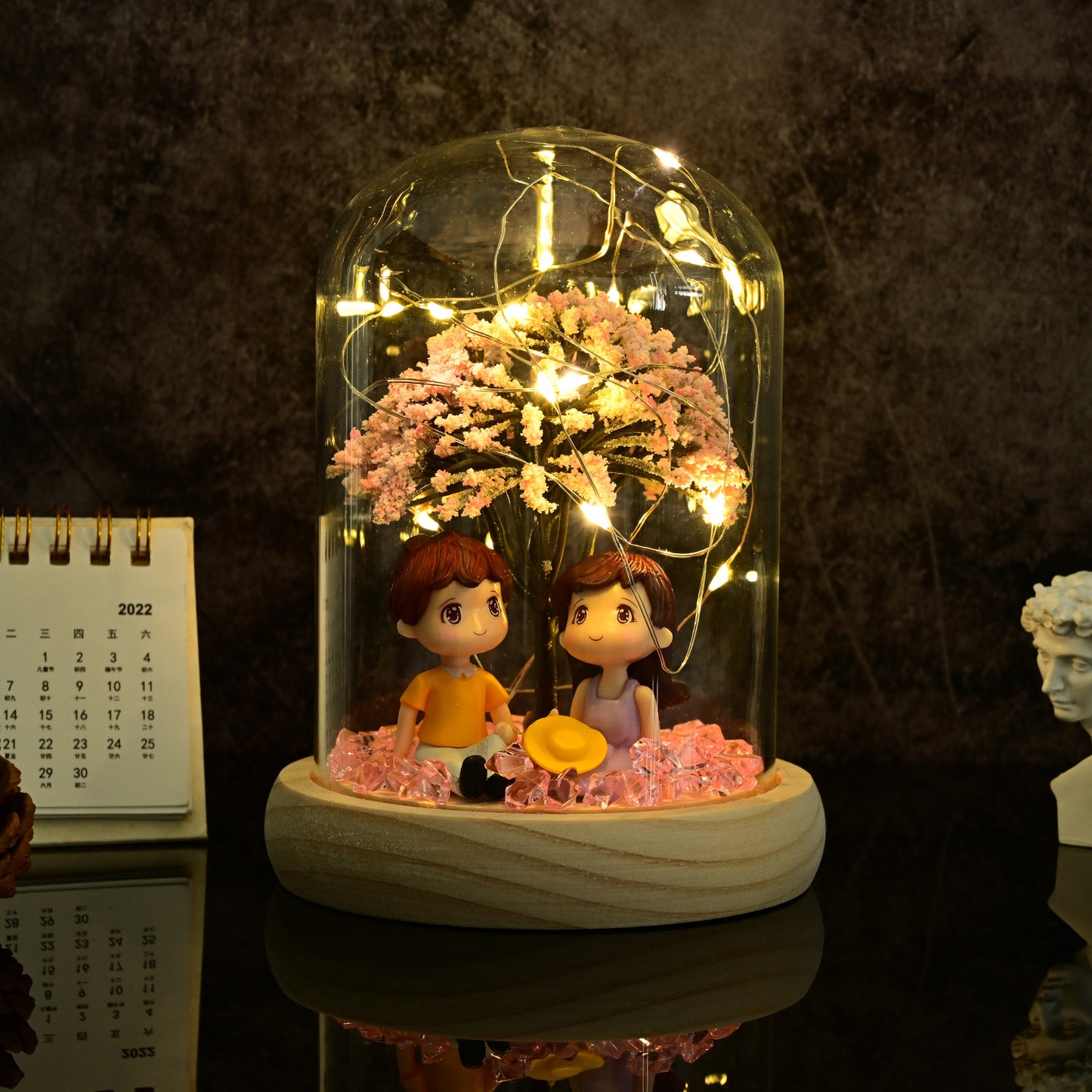 Couple Figurine Glass Dome Dust Cover Ornament